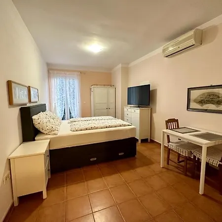 Apartment Ivana 3 *